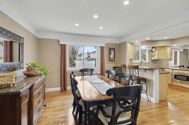 37781 Ladywood, Livonia, MI 48154