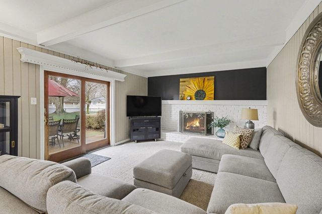 37781 Ladywood, Livonia, MI 48154