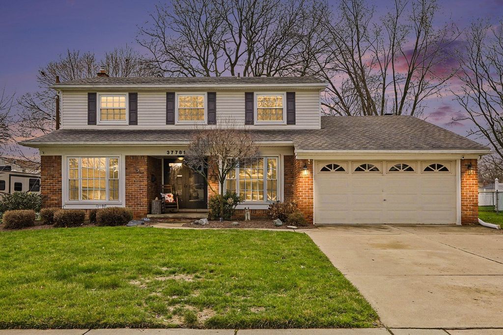 37781 Ladywood, Livonia, MI 48154