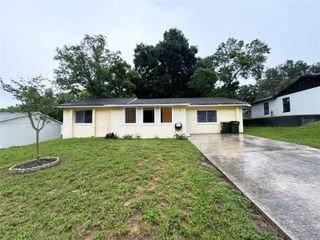 231 N DISSTON AVENUE, Clermont, FL 34711