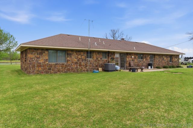 18760 52 Highway, Morris, OK 74445