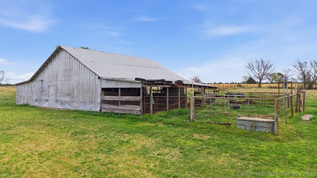 18760 52 Highway, Morris, OK 74445
