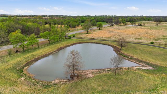 18760 52 Highway, Morris, OK 74445