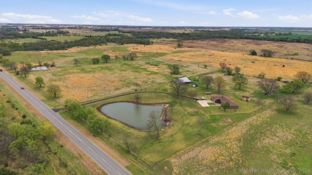 18760 52 Highway, Morris, OK 74445