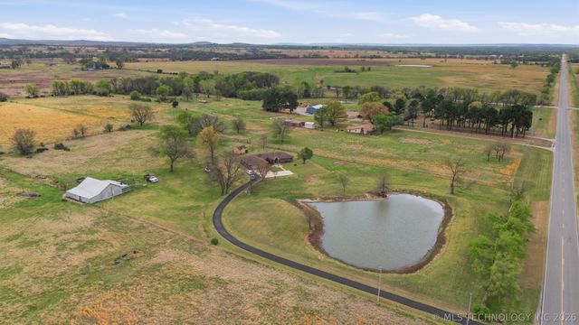 18760 52 Highway, Morris, OK 74445