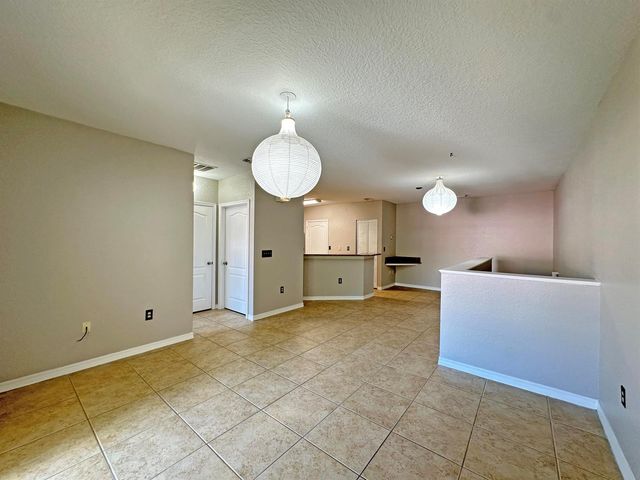 152 SW Peacock Boulevard 27-206, Port St. Lucie, FL 34986