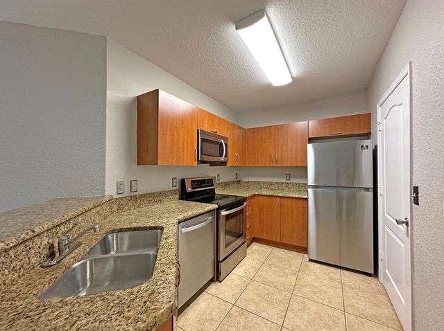 152 SW Peacock Boulevard 27-206, Port St. Lucie, FL 34986