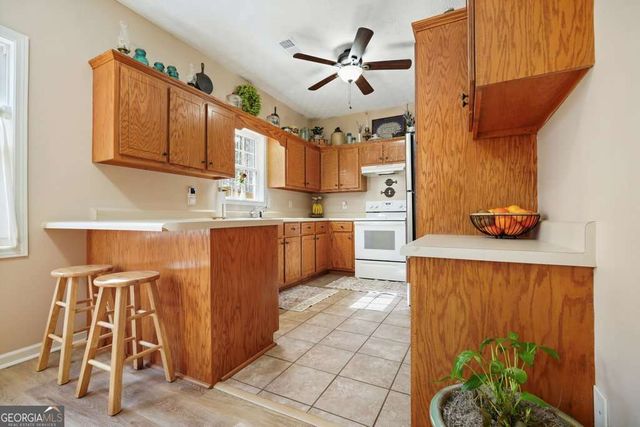 56 Greatwood Drive, White, GA 30184