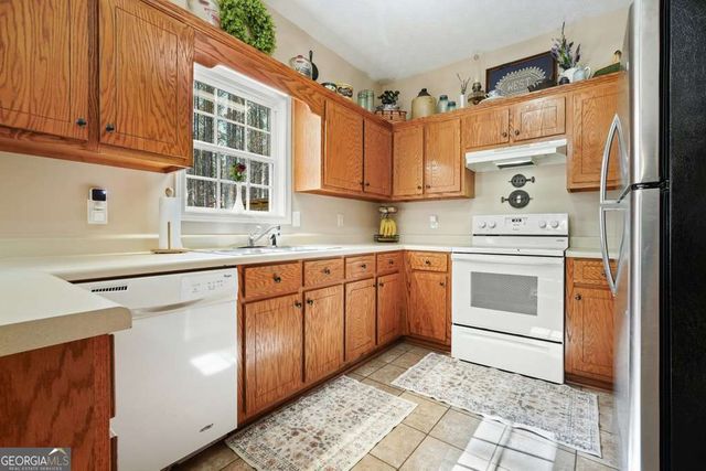 56 Greatwood Drive, White, GA 30184