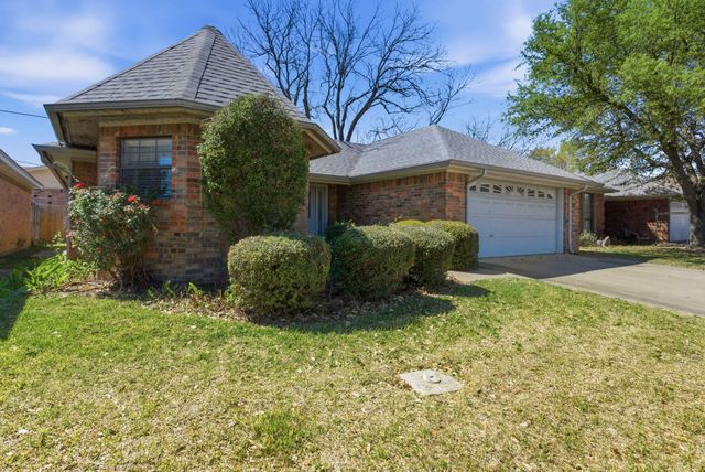 1702 Sully Court, Stephenville, TX 76401