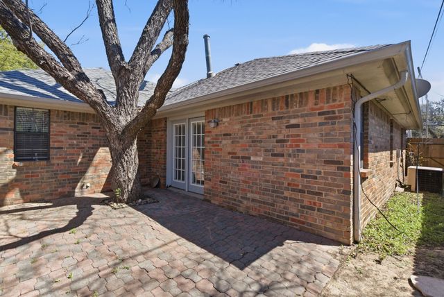 1702 Sully Court, Stephenville, TX 76401