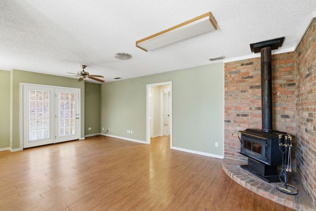 1702 Sully Court, Stephenville, TX 76401