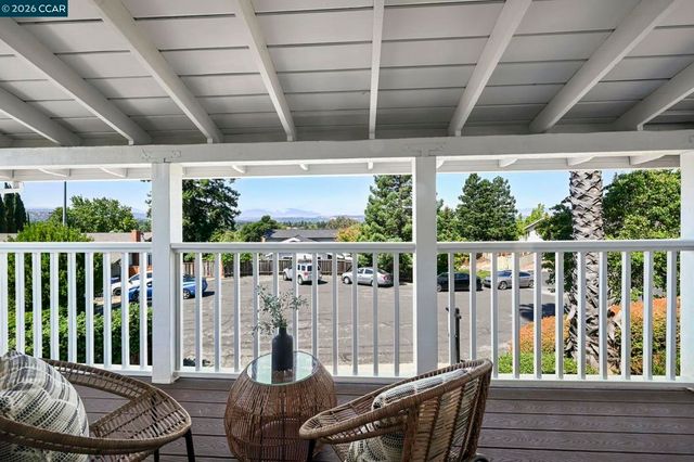 737 Sunflower Ct, Concord, CA 94518