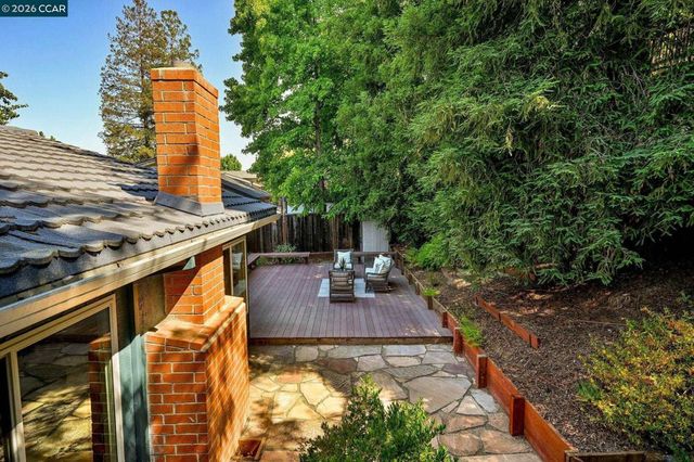 737 Sunflower Ct, Concord, CA 94518