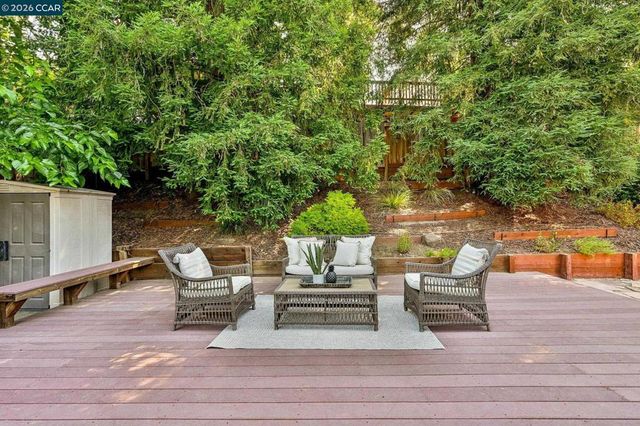 737 Sunflower Ct, Concord, CA 94518