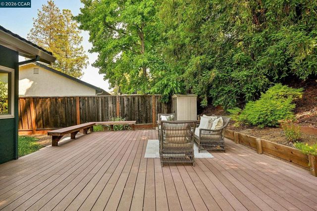 737 Sunflower Ct, Concord, CA 94518