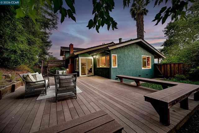 737 Sunflower Ct, Concord, CA 94518