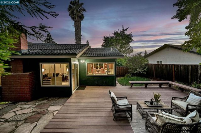 737 Sunflower Ct, Concord, CA 94518