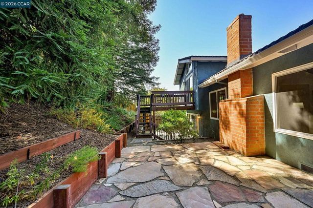 737 Sunflower Ct, Concord, CA 94518