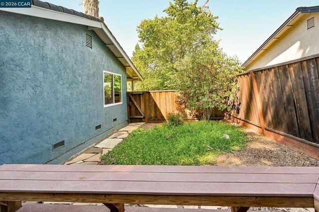 737 Sunflower Ct, Concord, CA 94518