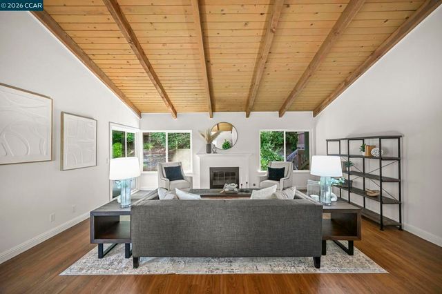 737 Sunflower Ct, Concord, CA 94518