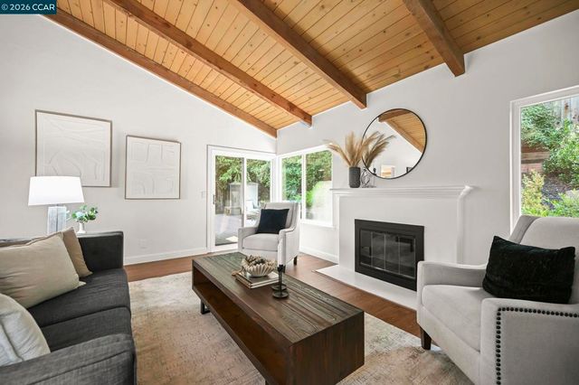 737 Sunflower Ct, Concord, CA 94518