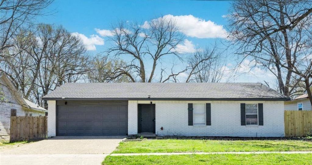 1505 W Collin Street, Corsicana, TX 75110