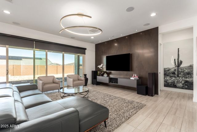 3420 E Harwell Road, Phoenix, AZ 85042