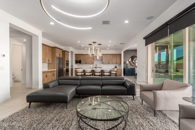 3420 E Harwell Road, Phoenix, AZ 85042