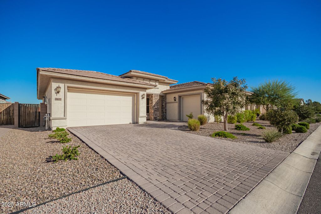 3420 E Harwell Road, Phoenix, AZ 85042