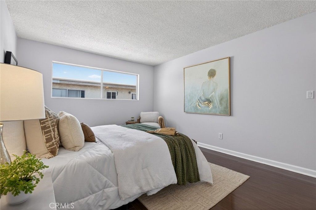 Image 26 of property listing at 5412 Lindley Avenue 322, Encino, CA 91316