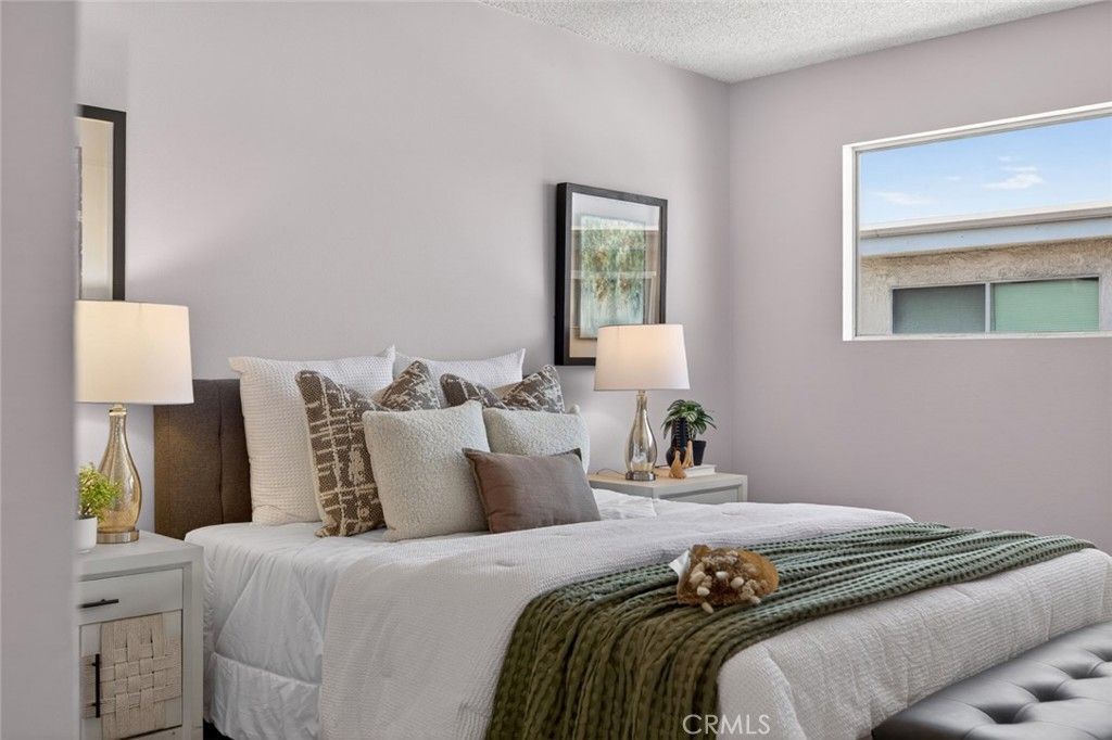 Image 28 of property listing at 5412 Lindley Avenue 322, Encino, CA 91316