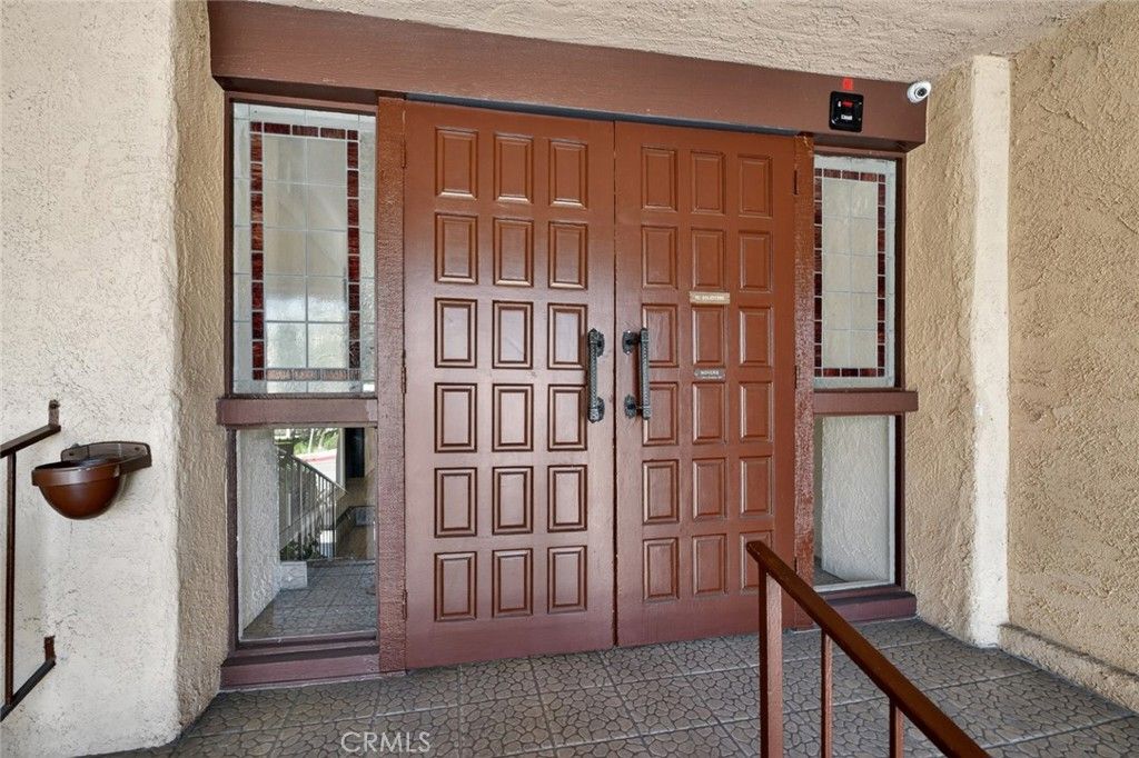 Image 46 of property listing at 5412 Lindley Avenue 322, Encino, CA 91316