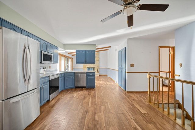 4980 Steeple DRIVE, Greendale, WI 53129