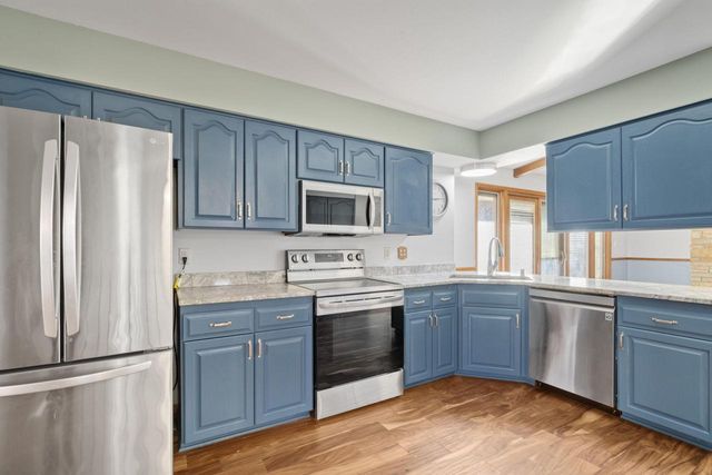 4980 Steeple DRIVE, Greendale, WI 53129