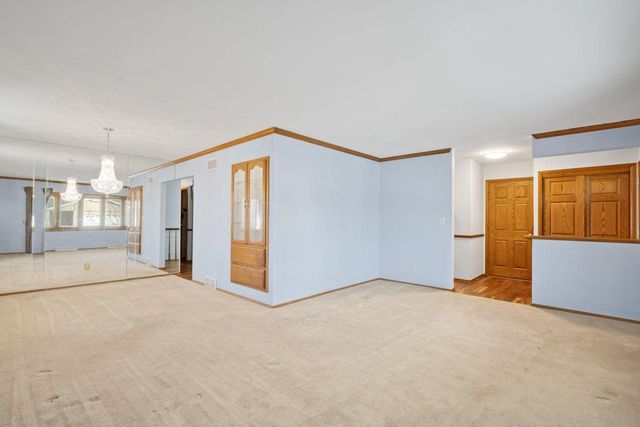 4980 Steeple DRIVE, Greendale, WI 53129