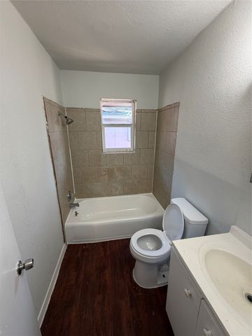 230 Starr Street 202, Dallas, TX 75203