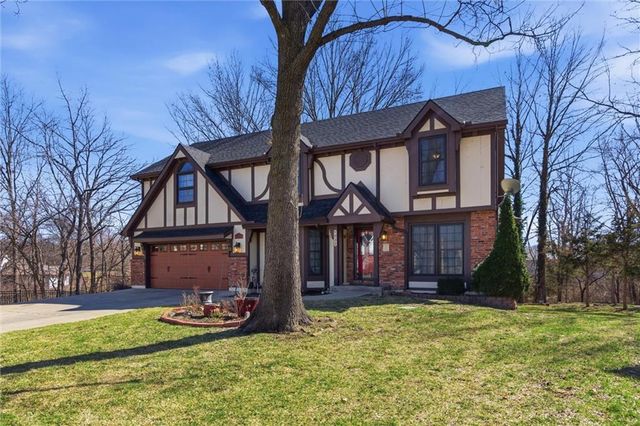 1033 Oxford Court, Leavenworth, KS 66048