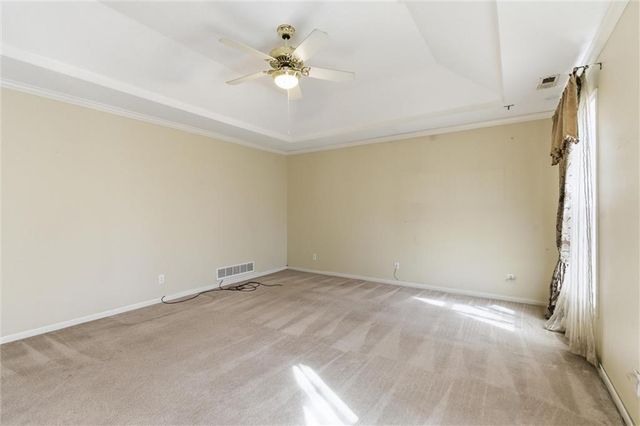 1033 Oxford Court, Leavenworth, KS 66048