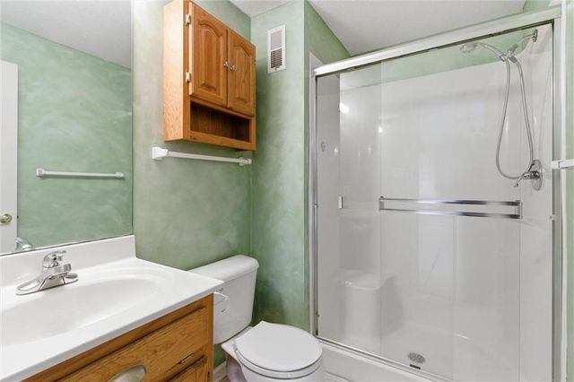 1033 Oxford Court, Leavenworth, KS 66048