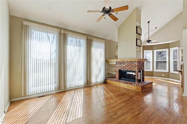 1033 Oxford Court, Leavenworth, KS 66048