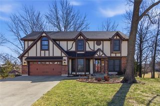 1033 Oxford Court, Leavenworth, KS 66048