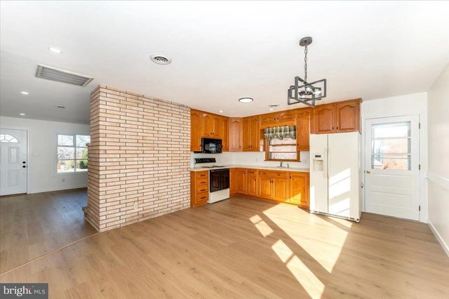 370 DAYCOTAH AVE, Hagerstown, MD 21740