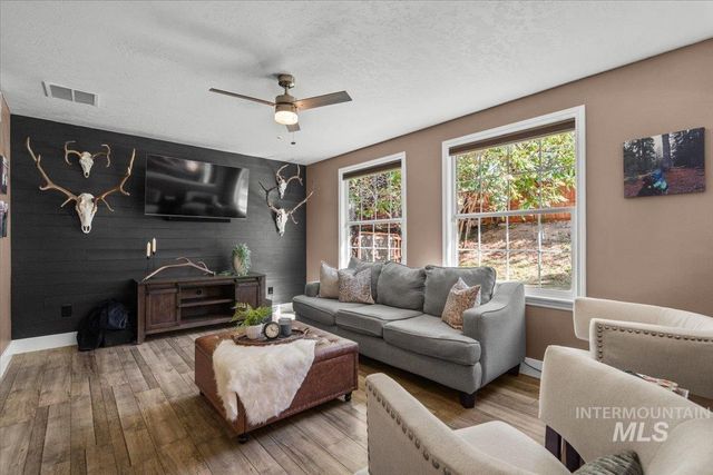 4510 N Bright Angel Ave, Meridian, ID 83646