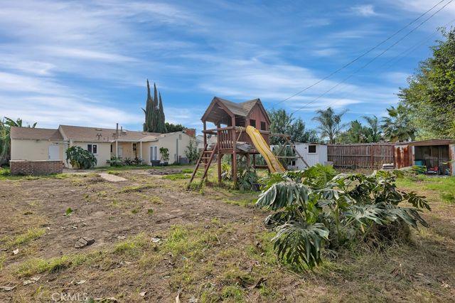 15115 Leadwell, Van Nuys, CA 91405