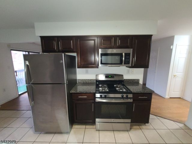 1504 Edison Glen Ter 1504, Edison Twp., NJ 08837