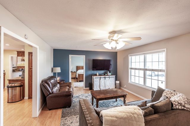 103 Kenwood Dr, Portland, TN 37148