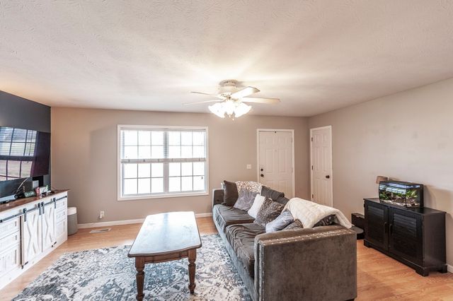 103 Kenwood Dr, Portland, TN 37148