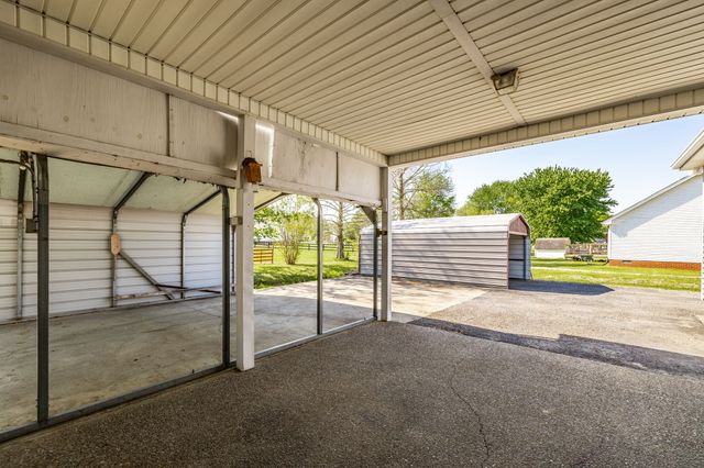 103 Kenwood Dr, Portland, TN 37148