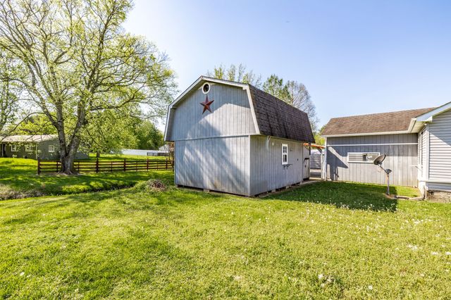 103 Kenwood Dr, Portland, TN 37148